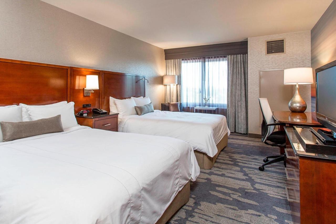 Rochester Airport Marriott Екстериор снимка