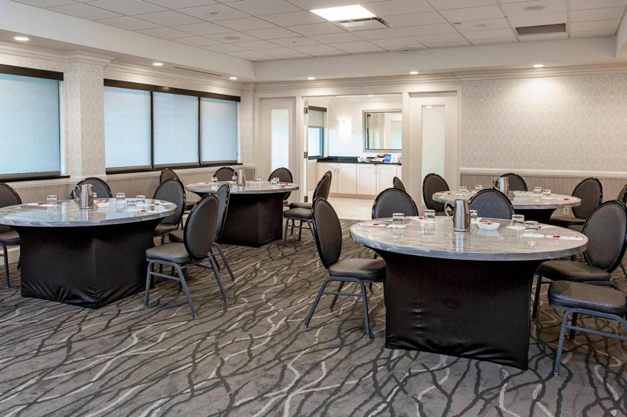 Rochester Airport Marriott Екстериор снимка