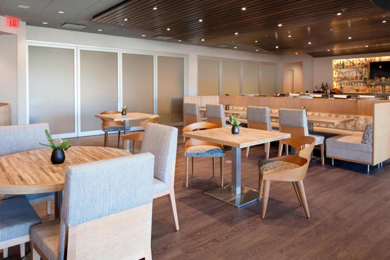 Rochester Airport Marriott Екстериор снимка