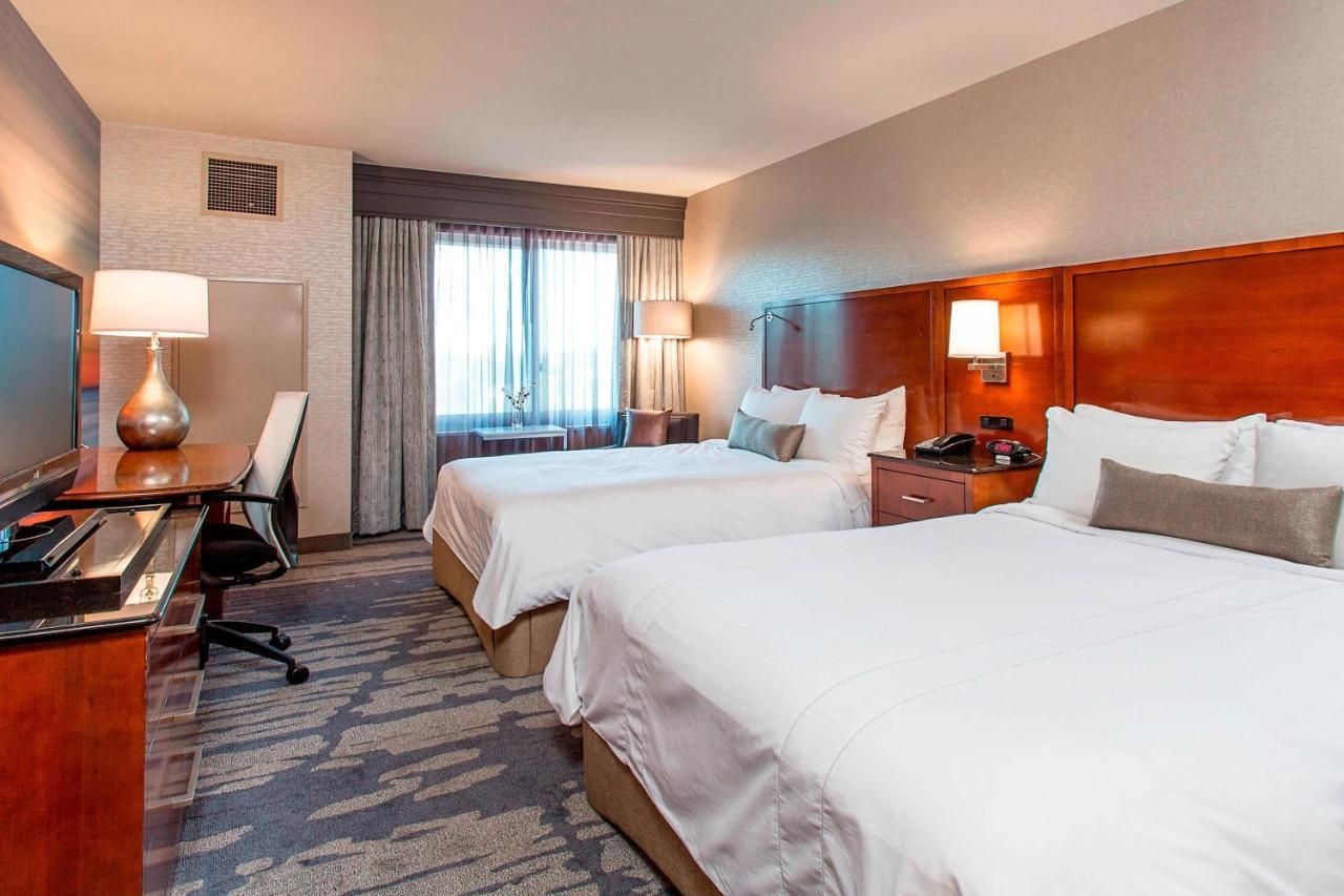 Rochester Airport Marriott Екстериор снимка