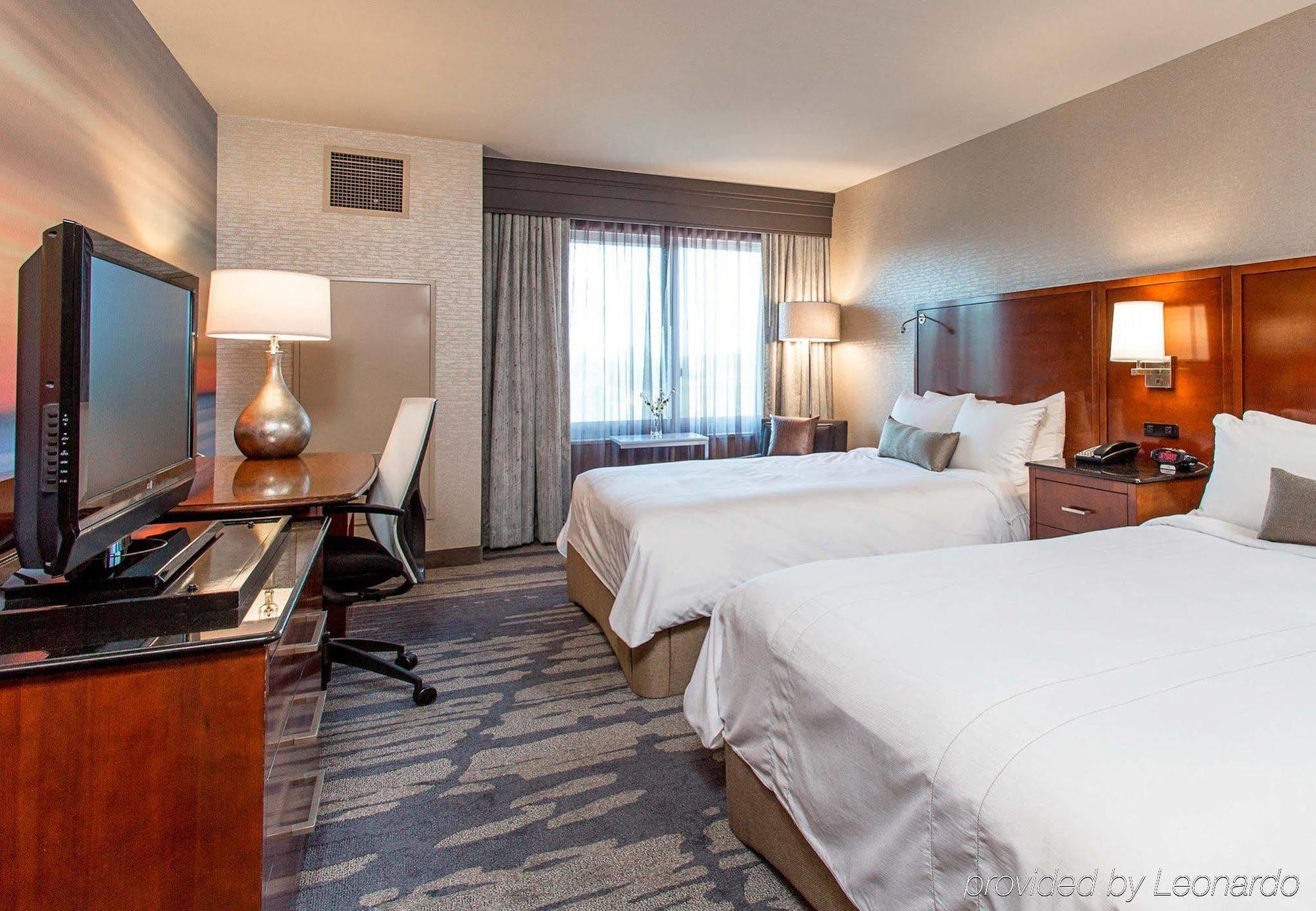Rochester Airport Marriott Екстериор снимка