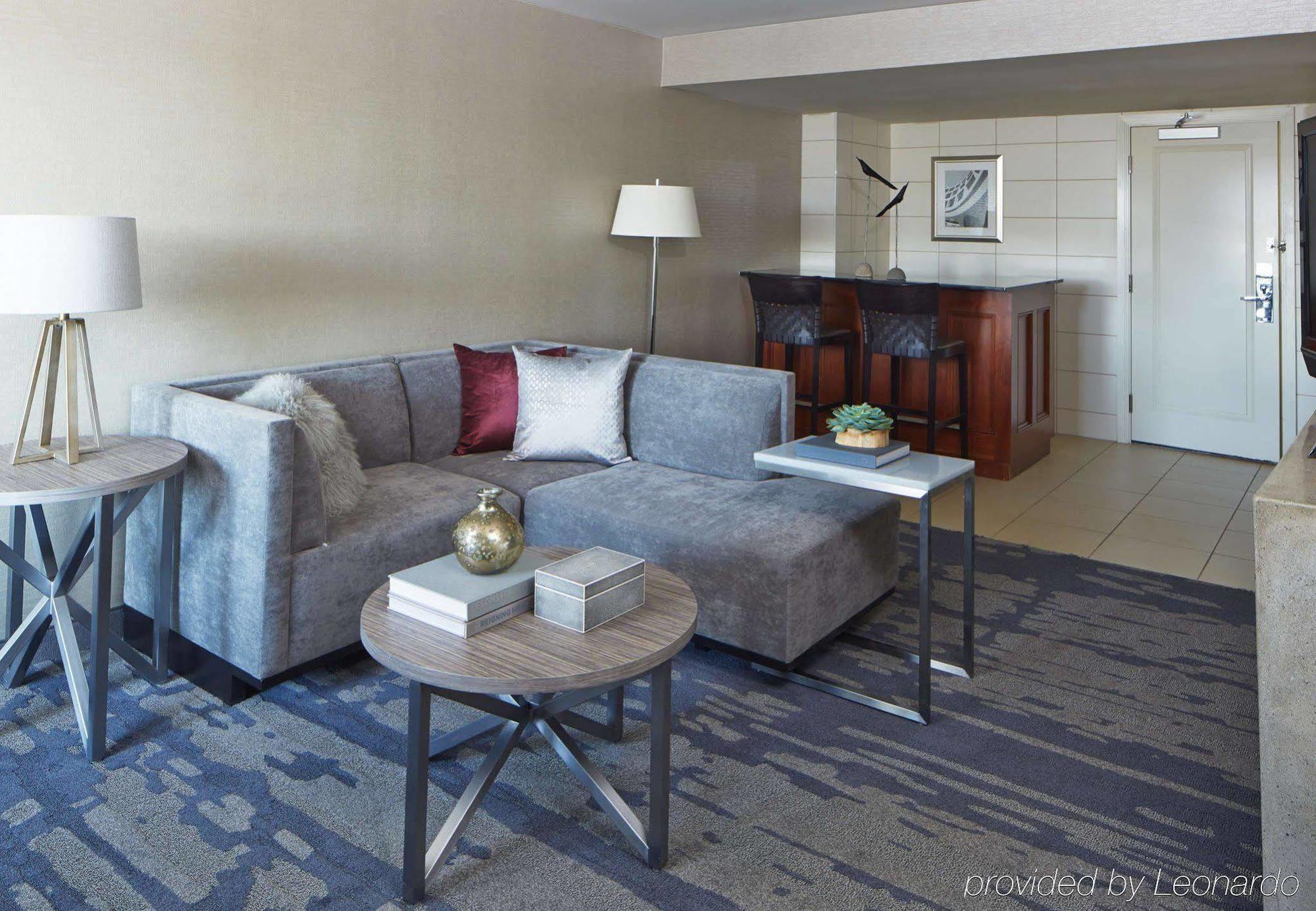 Rochester Airport Marriott Екстериор снимка