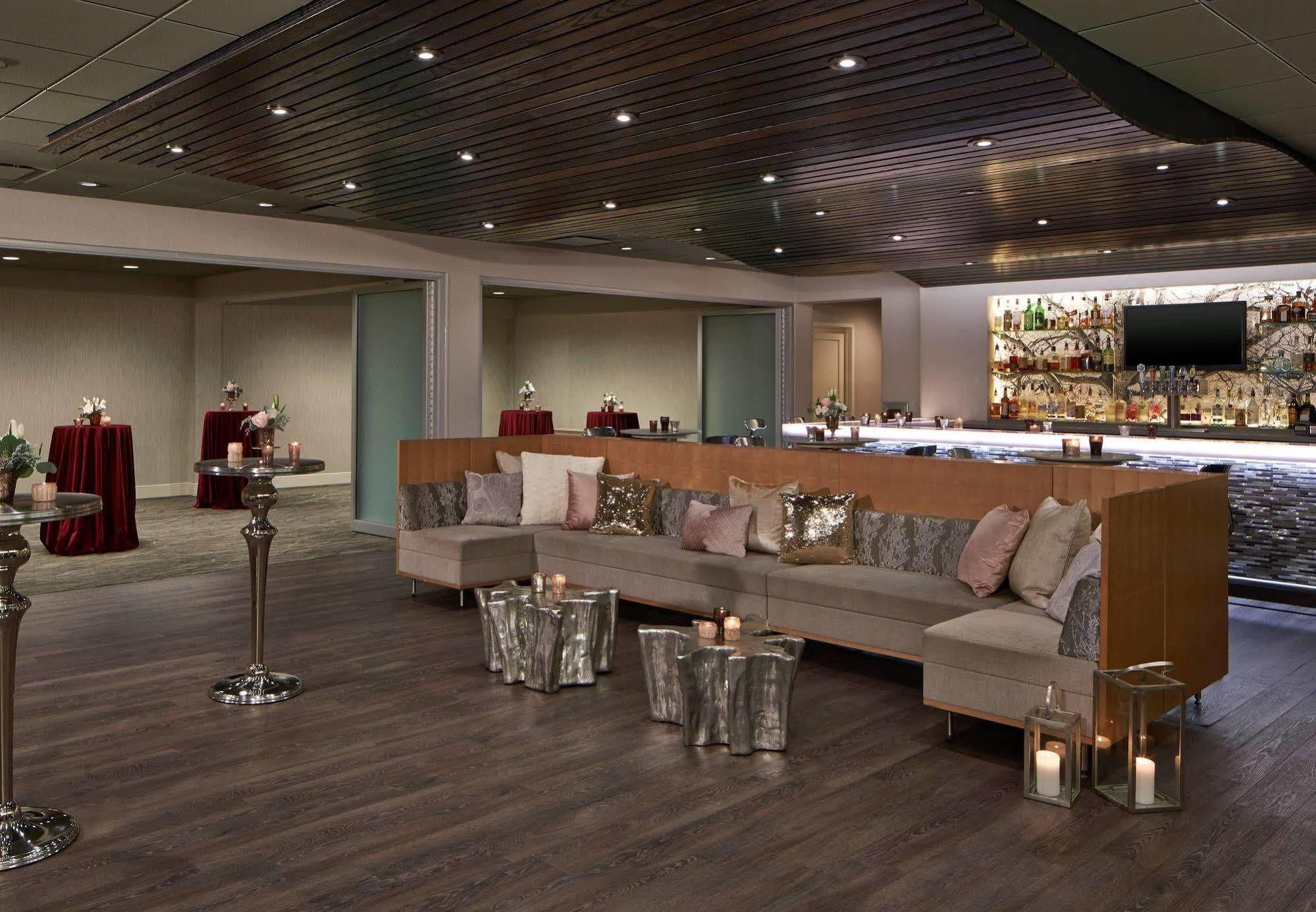 Rochester Airport Marriott Екстериор снимка